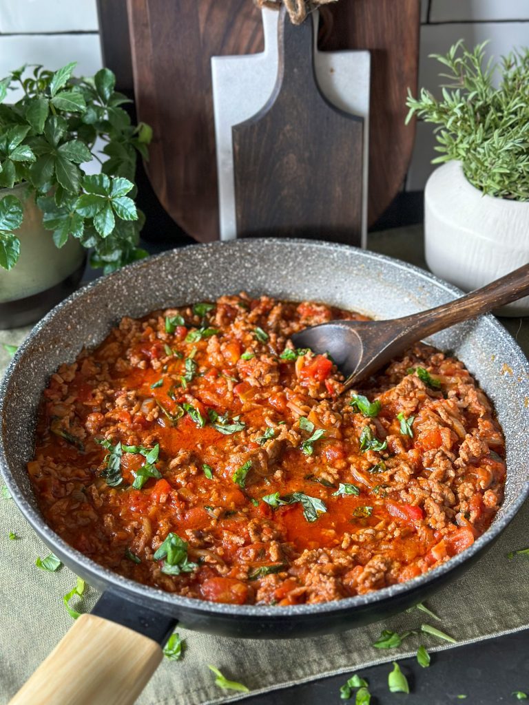 tomatensaus met gehakt en harissa 