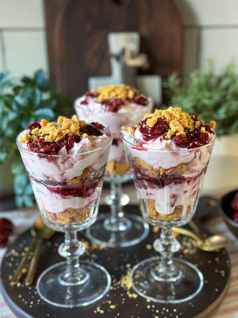 zomers toetje met kersen