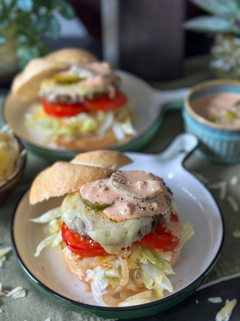 simpele burgersaus met augurk