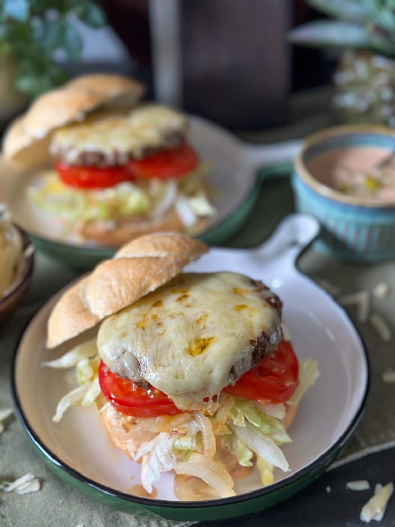 burger met oude kaas 