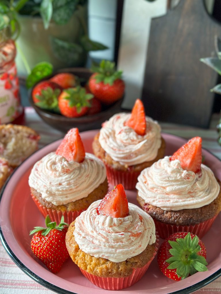 cupcakes met aardbeien en Monchou