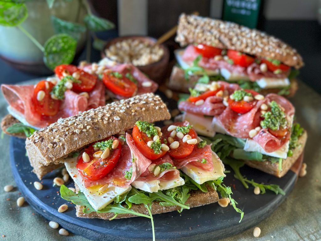 stokbrood met brie en pesto