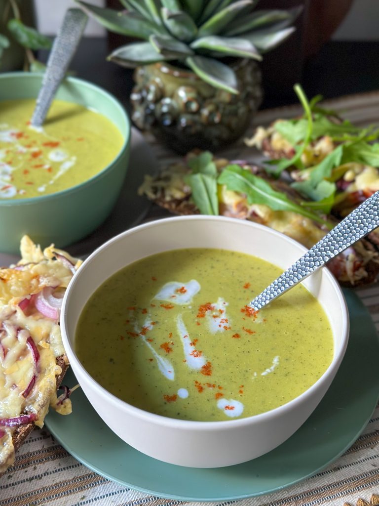 simpele courgettesoep met kerrie 