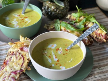 simpele courgette soep met kerrie