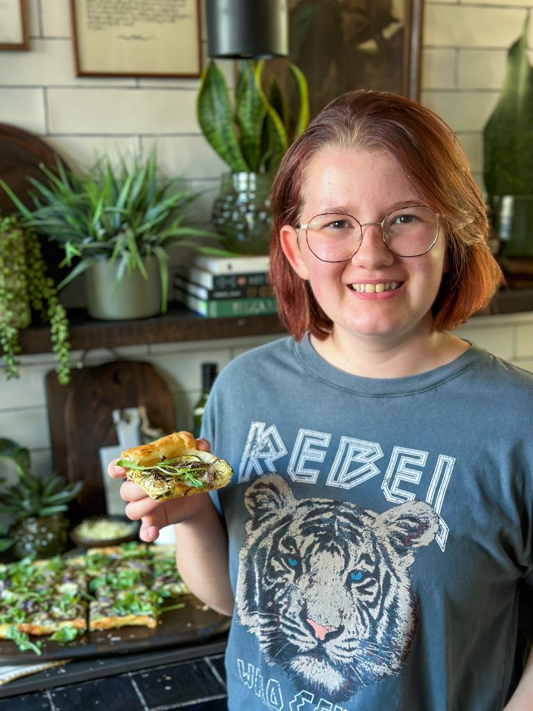 Plaattaart met courgette en rode ui