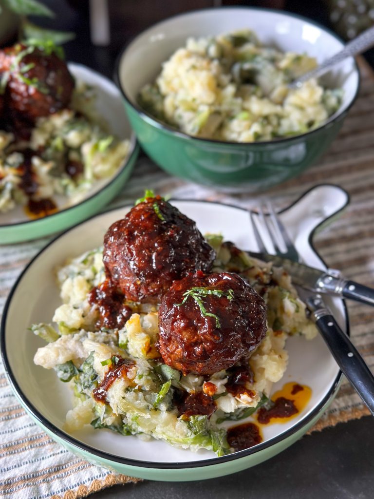 andijviestamppot met gehaktballetjes in ketjapsaus