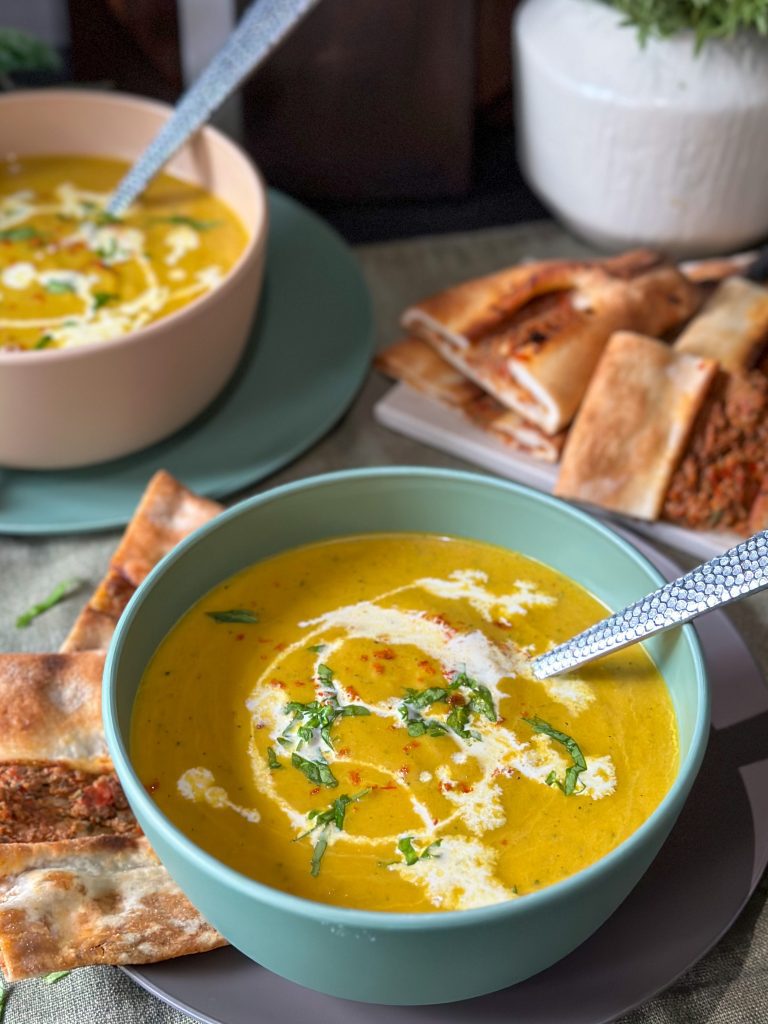 romige wortelsoep met courgette 