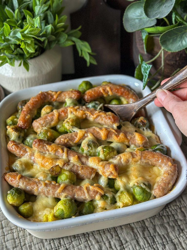 spruitjes ovenschotel met puree en chipolata 