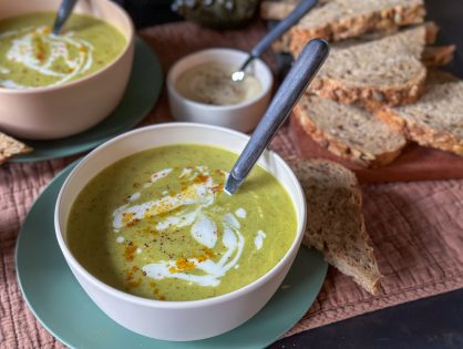 courgettesoep met prei en kerrie