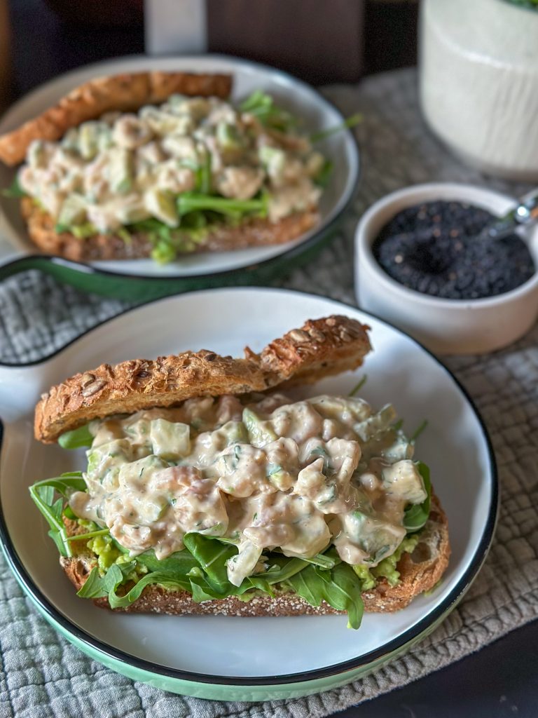 Broodje met frisse Hollandse garnalen salade