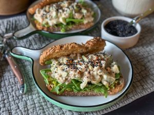 broodje pittige Hollandse garnalen salade