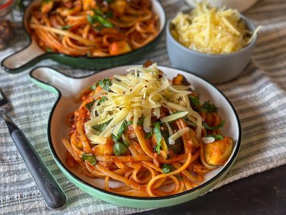 spaghetti in tomatensaus met gehakt en courgette