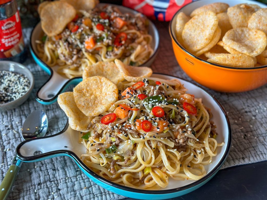 bami met sweet chilisaus en gehakt