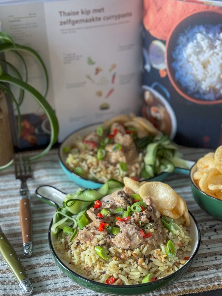 thaise kip met rijst