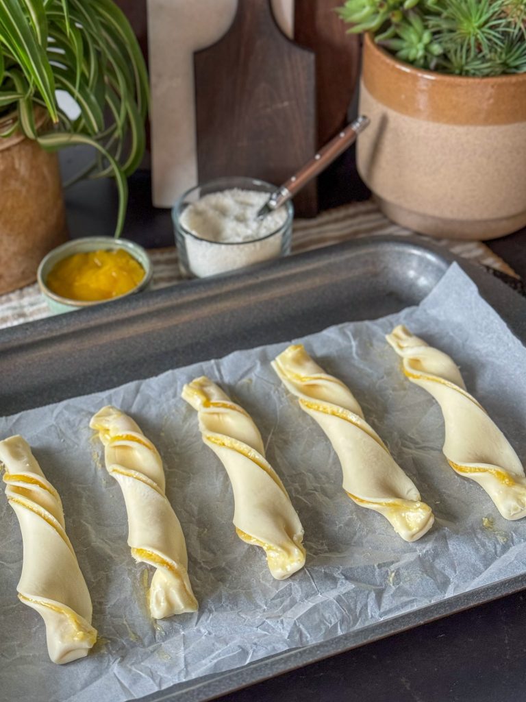 bladerdeeg stengels maken met lemon curd 