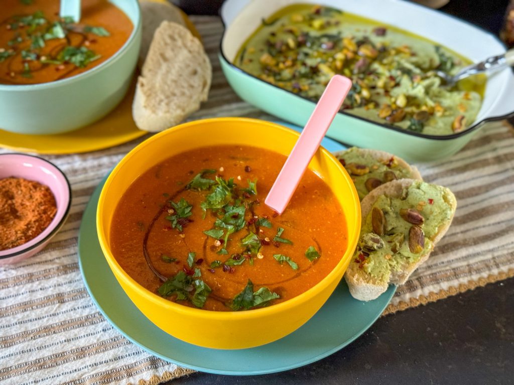 rode linzensoep met cajun kruiden