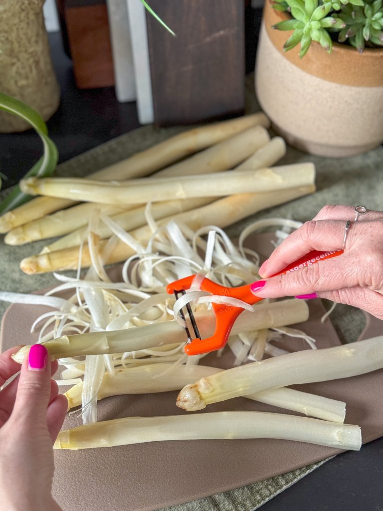 hoe schil je witte asperges 