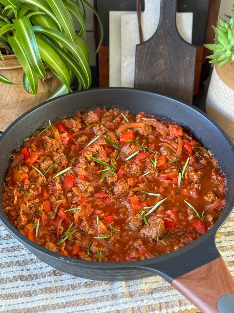 pasta in tomatensaus met witte wijn