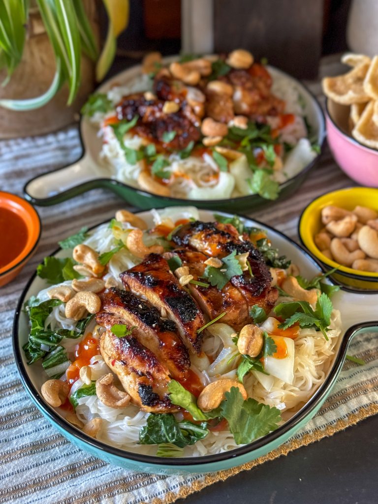 noedels met limoen kip en chilisaus