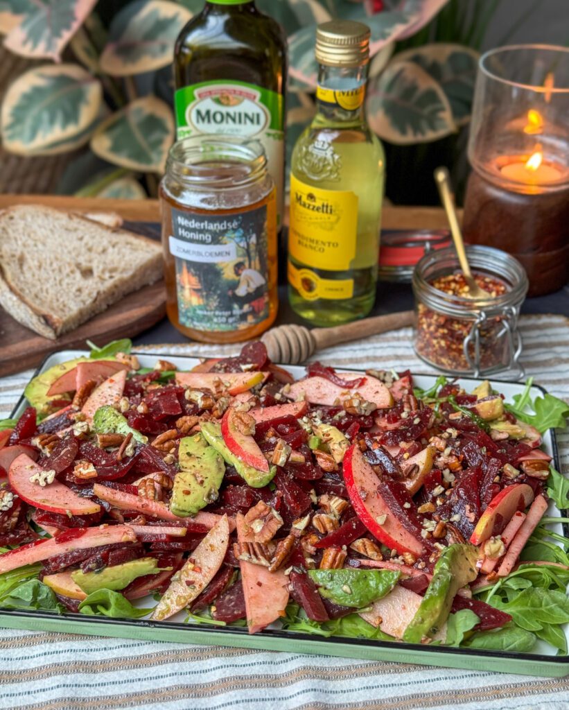 salade met biet, appel en pecannoten