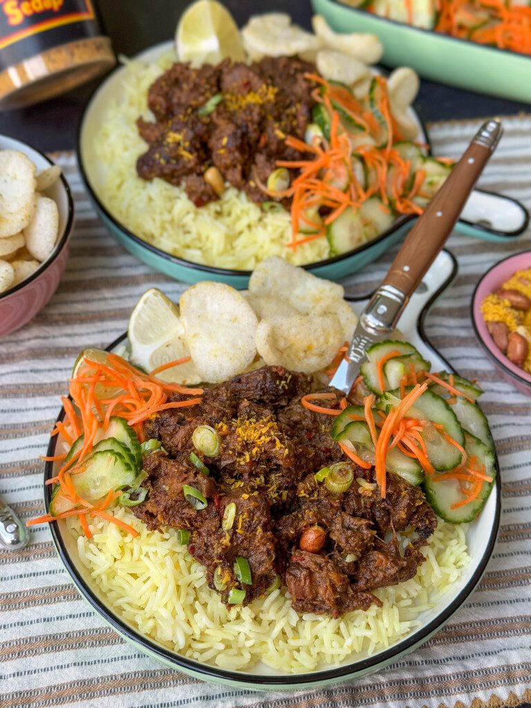 Rendang, ofwel Indonesisch stoofvlees in kokosmelk met rijst