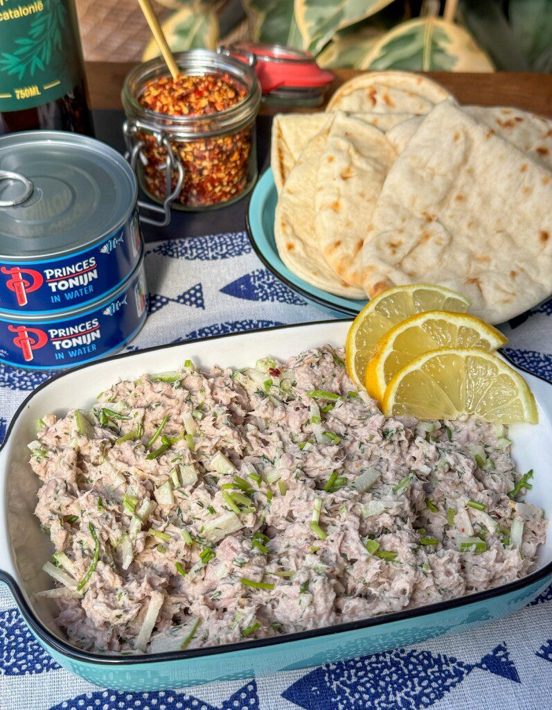 Flatbread met frisse tonijnsalade – een heerlijk lunchrecept