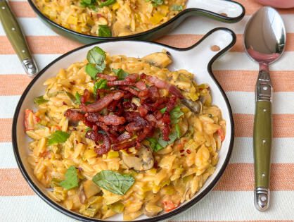 Romige orzo met prei – makkelijk gerecht met seizoensgroenten juni