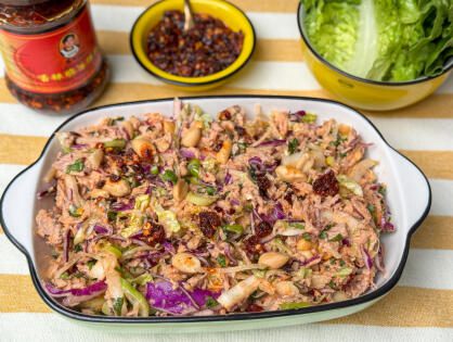 Tonijnsalade recept met crispy chili olie – frisse zomerse salade met tonijn uit blik