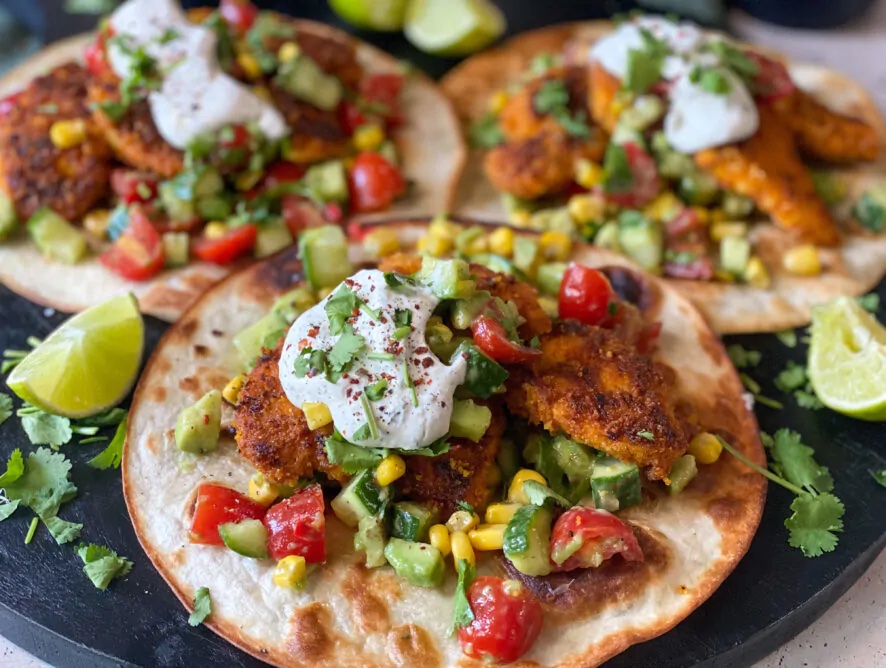 weekmenu 33 - wraps met gepaneerde kip, frisse salsa en crème fraîche dipsaus