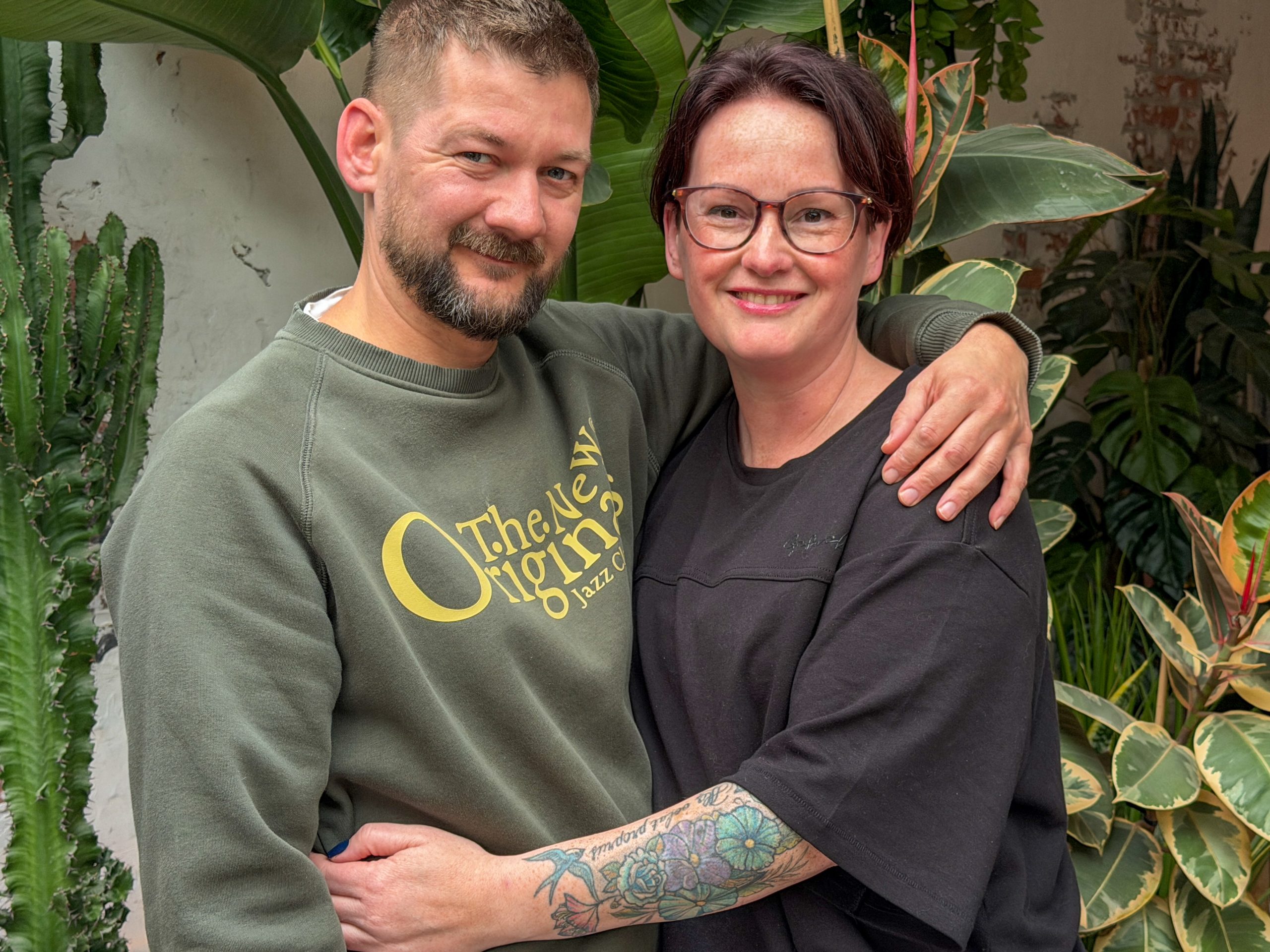Jan Willen en Marie Louise 25 jaar samen -Thuis bij Familie over de Kook