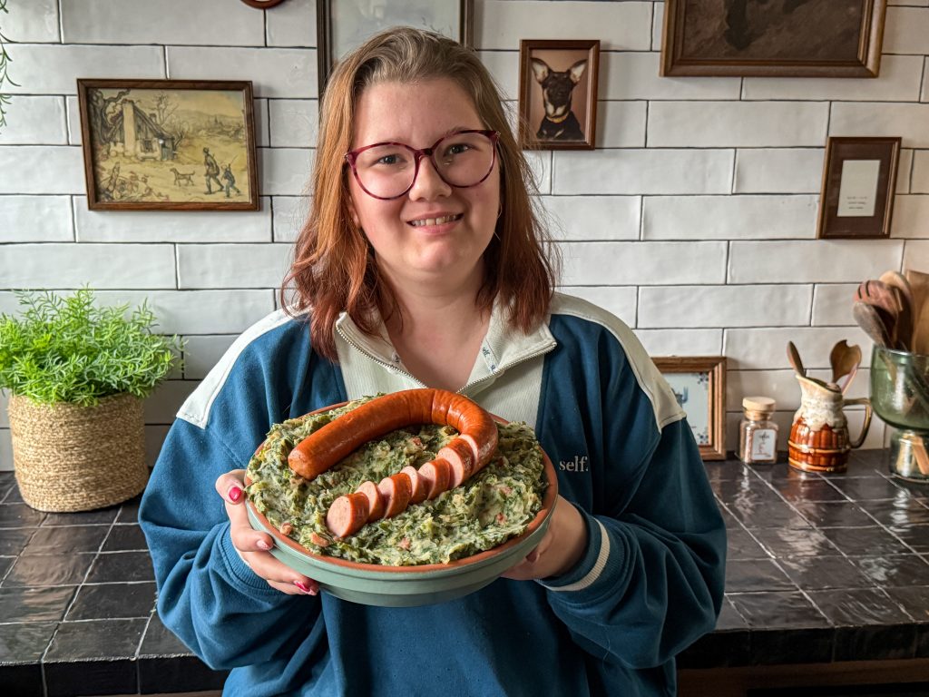 Boerenkoolstamppot met rookworst en spekjes, recept budgetkoken 