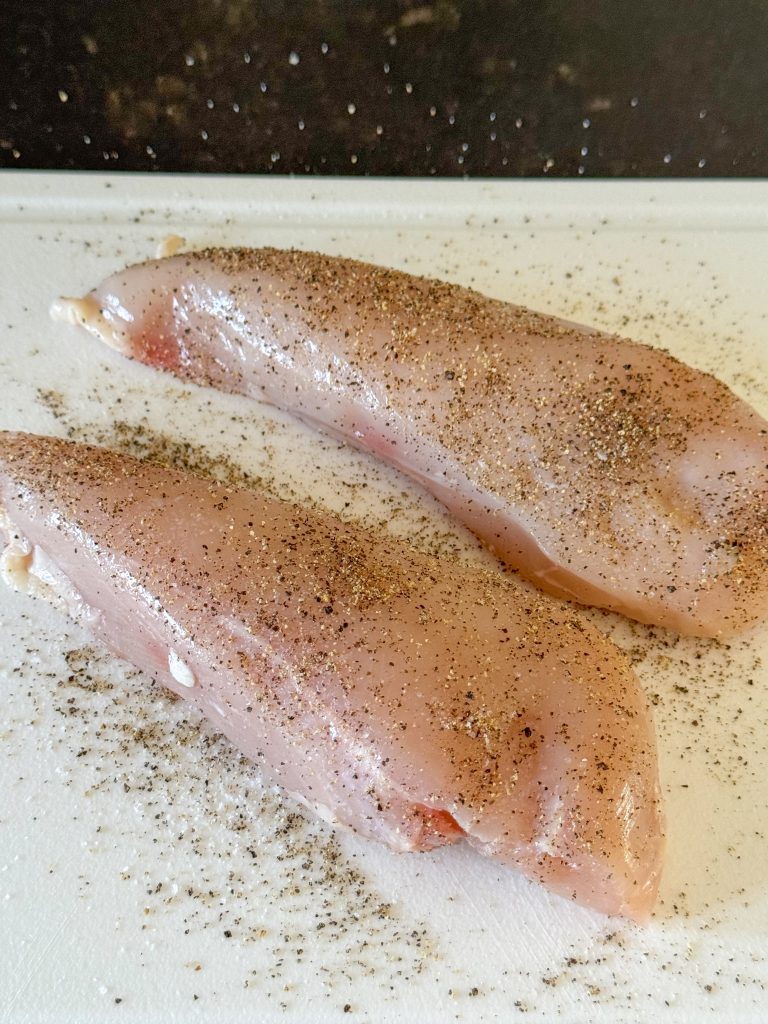 Kipfilet kruiden met peper en zout