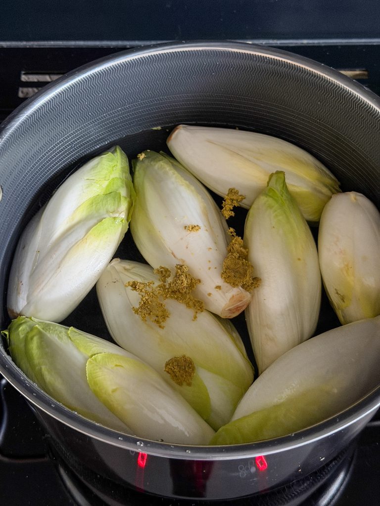 Witlof koken met bouillonblokje