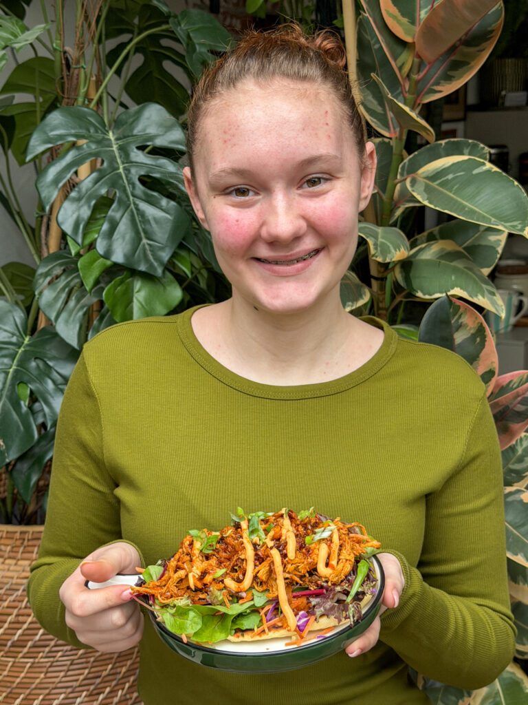 Amaranthe serveert flatbread met pulled chicken