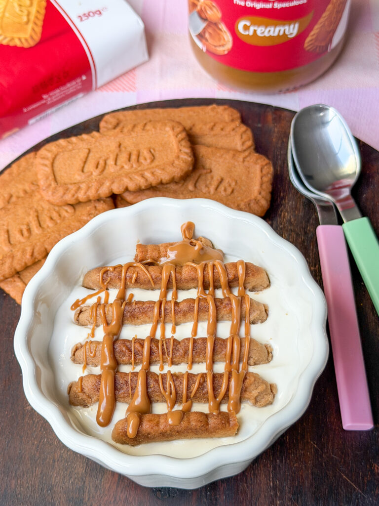 Makkelijke Japanse cheesecake met yoghurt en Biscoff koekjes