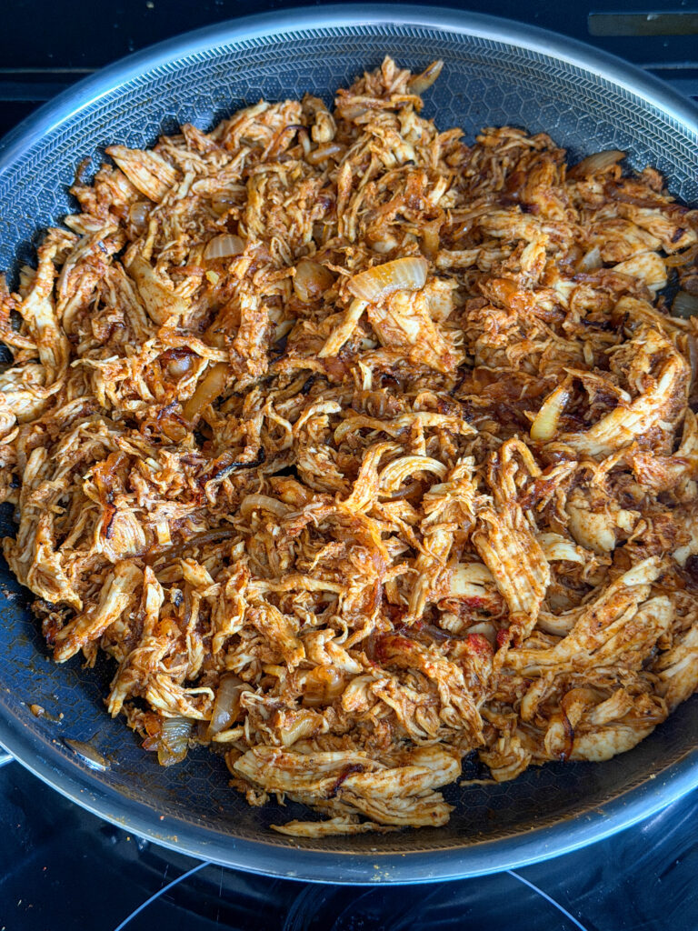 pulled chicken kort bakken in kruiden en bbq saus