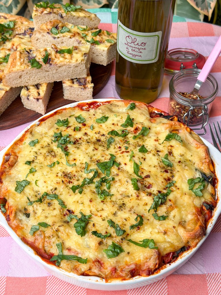 Goudbruine ravioli ovenschotel met bechamelsaus uit de oven