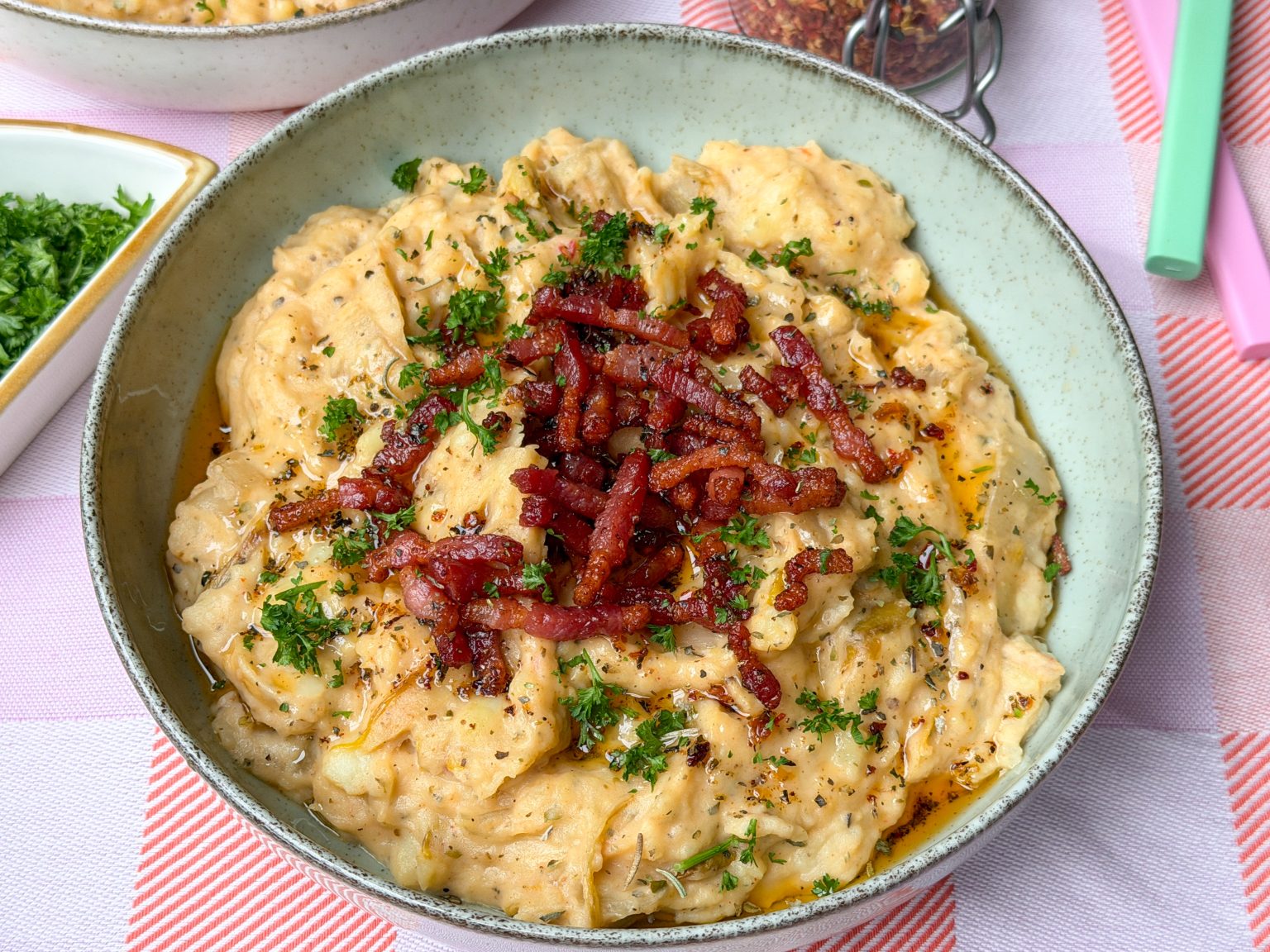 Witlofstamppot recept met kaas en spekjes - recept met seizoensgroenten februari