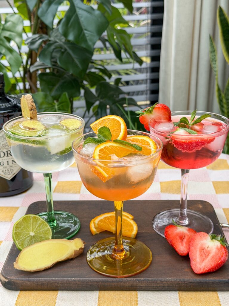 3 kleurrijke gin tonic cocktail recepten met aardbei, gember en sinaasappel