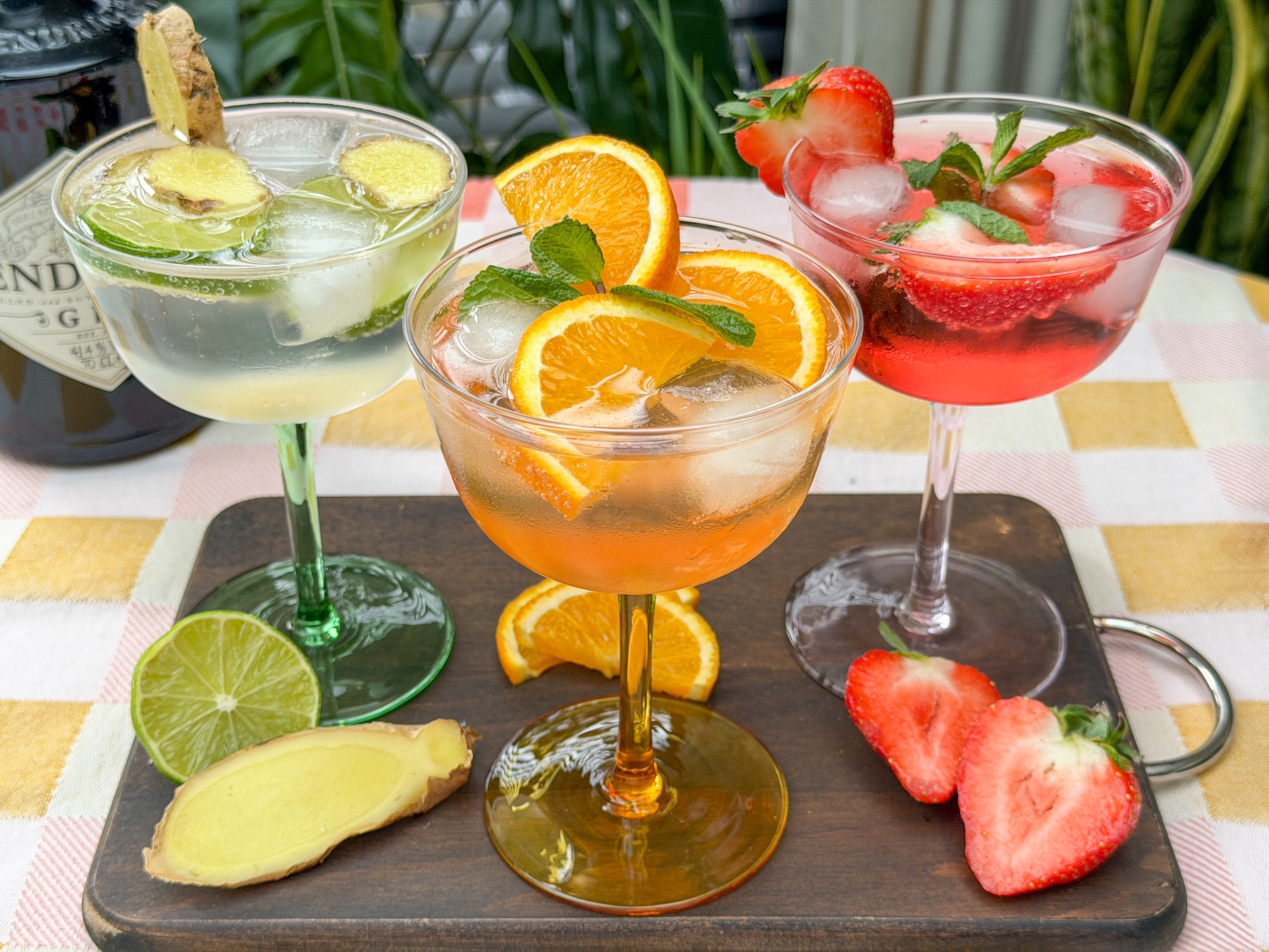 Gin tonic cocktail recepten met sinaasappel, aardbei en gember