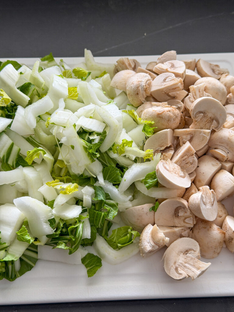 paksoi en champignons snijden