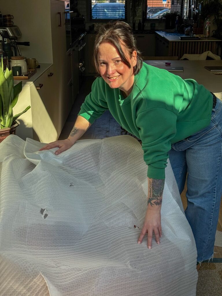 Marie Louise met een beschermde stoel