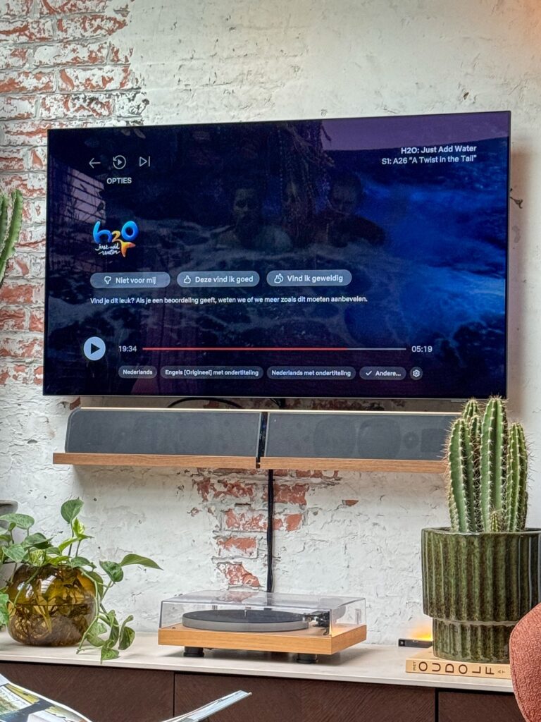 tv-scherm in moderne woonkamer