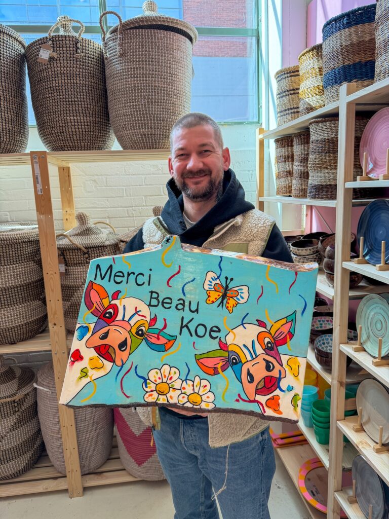 Handgemaakt bord met bedank tekst en vrolijke illustraties