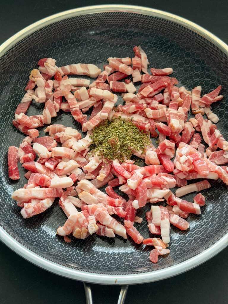 Krokante spekjes bakken met gedroogde oregano