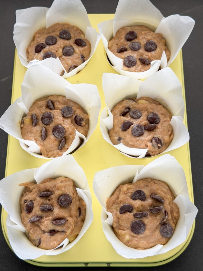 Muffinvorm gevuld met beslag