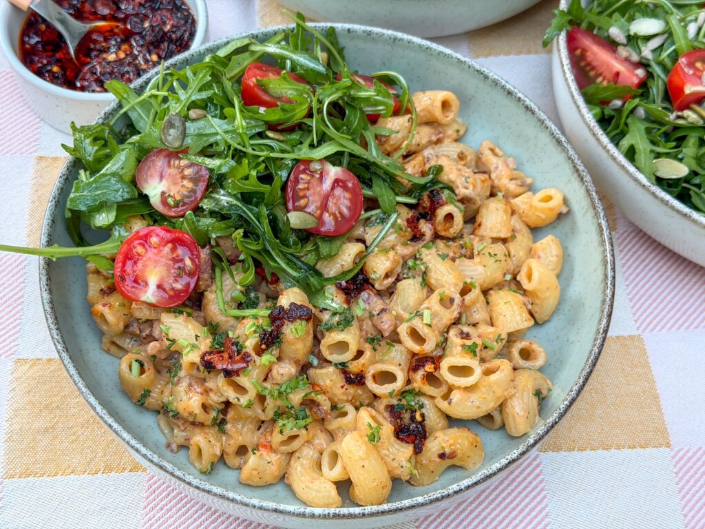 Pasta roomsaus met crispy chili olie en spek - recept uit weekmenu 12