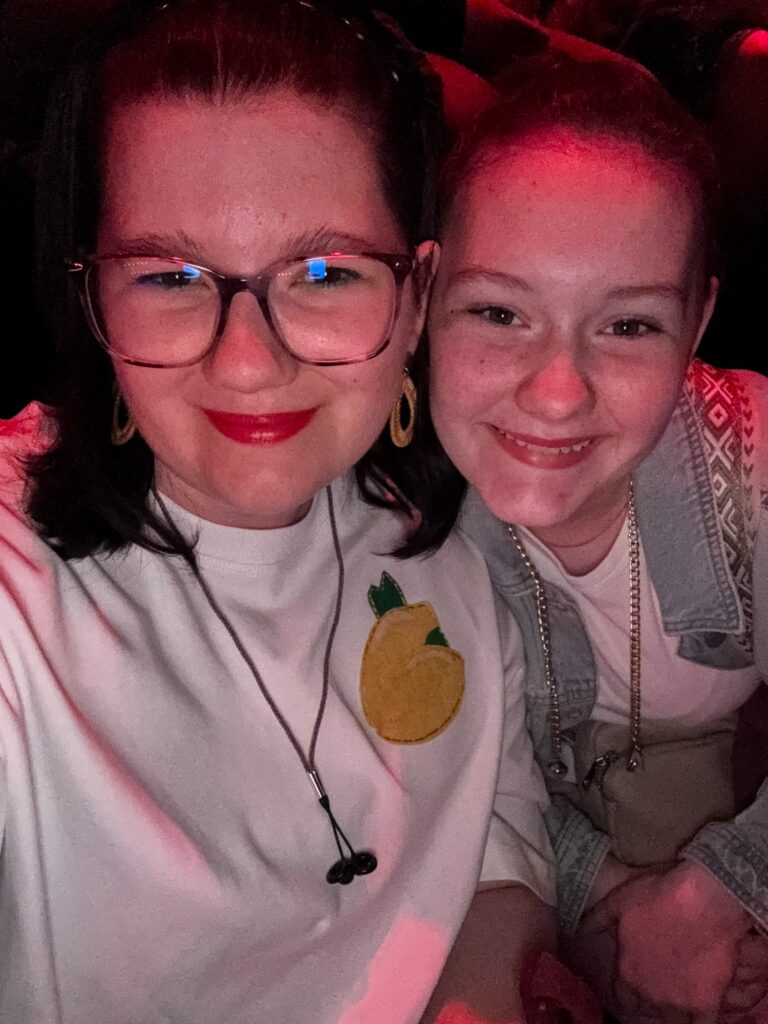 amaranthe en beaudine bij een concert