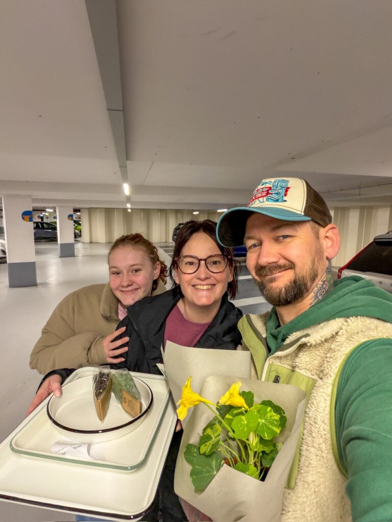 amaranthe, jan willem en marie louise in de parkeergarage selfie 