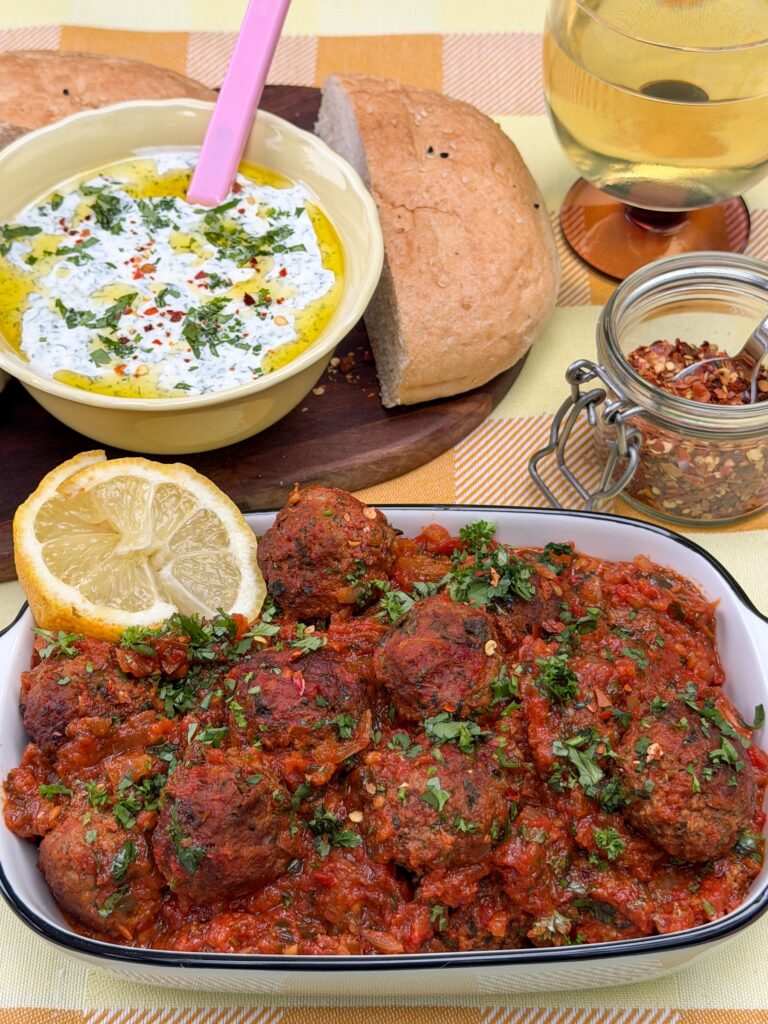marokkaanse gehaktballetjes in tomatensaus